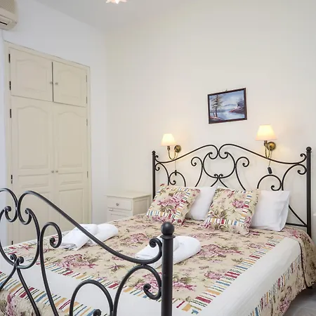 Sunny アパートホテル 3*