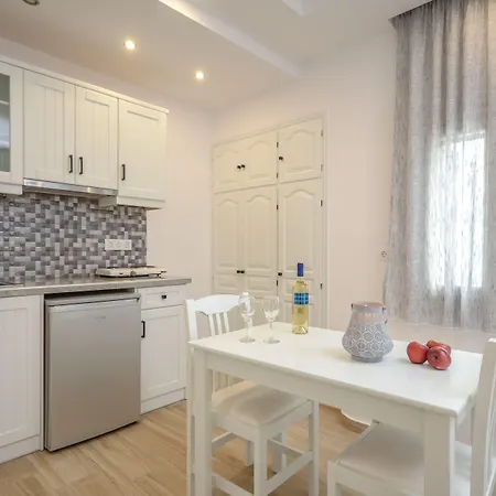 Ξενοδοχείο με διαμερίσματα Sunny Naxos City